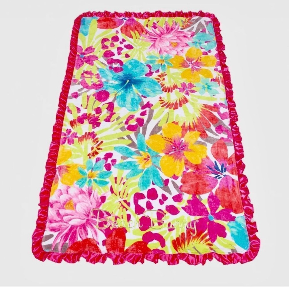 BEACH BUNNY JUNGLE FLORAL TOWEL!!